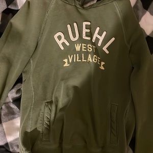 Ruehl green sweatshirt